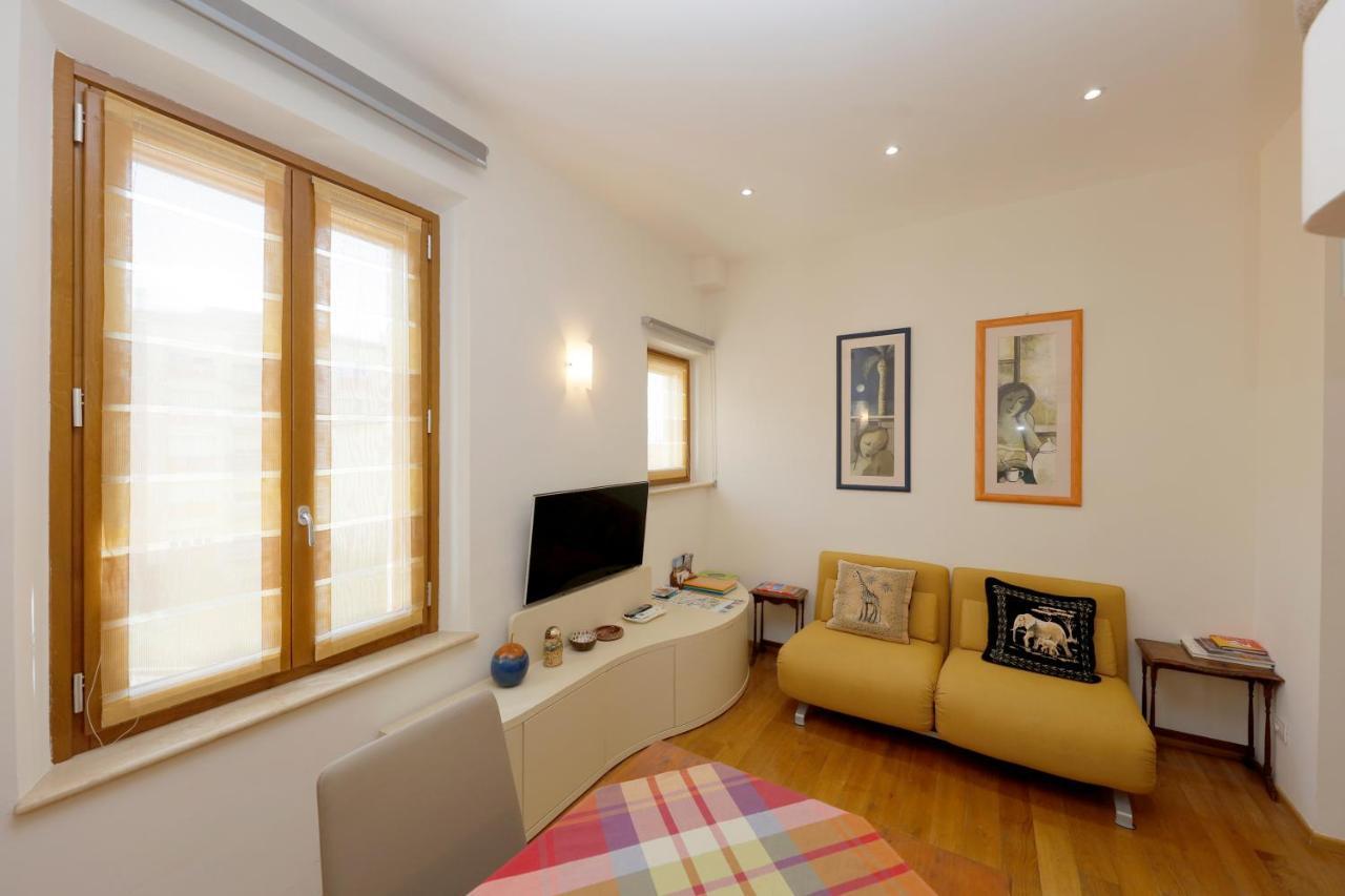 Uptown - Sabrina's Cozy Apartment