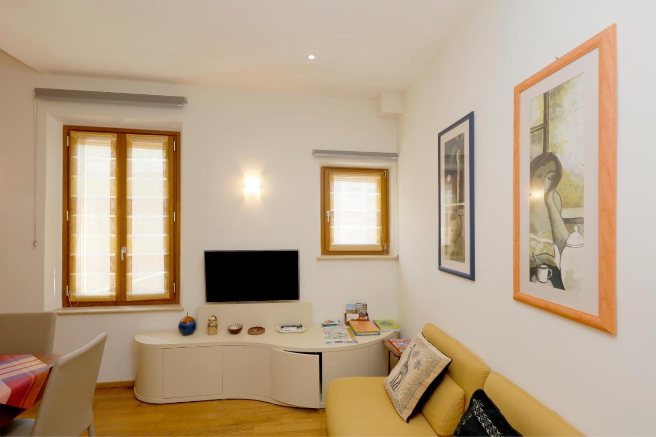 Uptown - Sabrina's Cozy Apartment